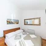 Holiday home House Mirrors *