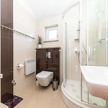 House Mirrors * Ražanj