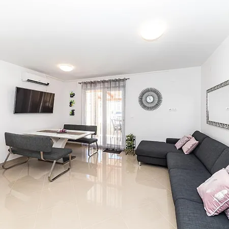 House Mirrors Razanj