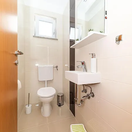 Semesterbostad House Mirrors *