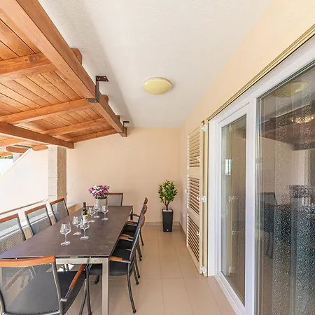 House Mirrors * Ražanj