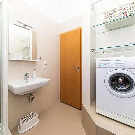 Semesterbostad House Mirrors *