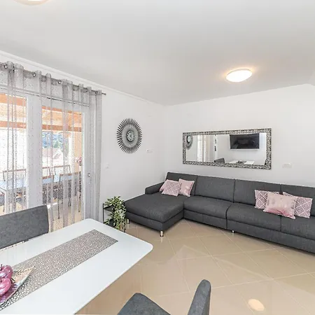 Semesterbostad House Mirrors *