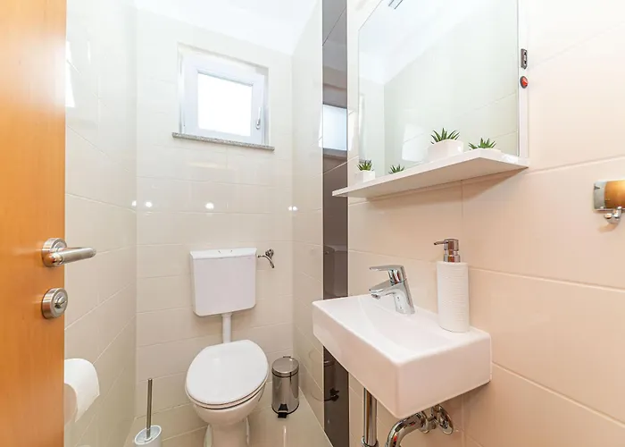 Tatil Evi House Mirrors