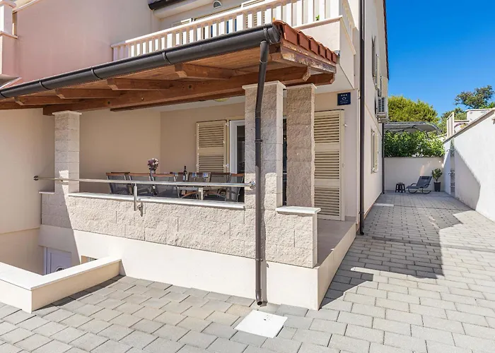 Tatil Evi House Mirrors *