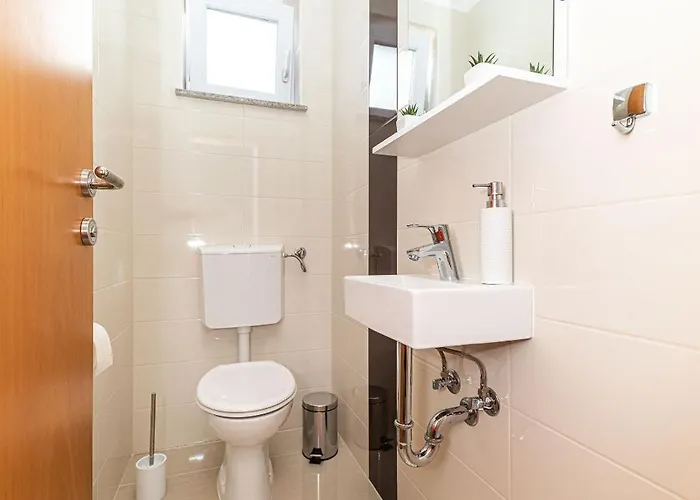 Tatil Evi House Mirrors *