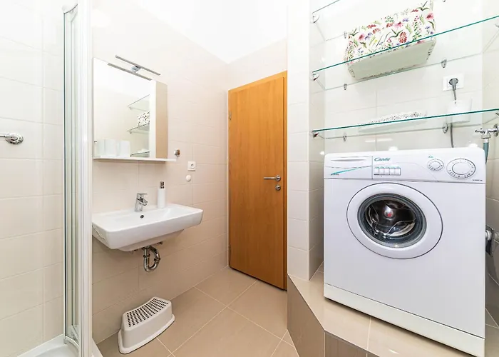 Tatil Evi House Mirrors *