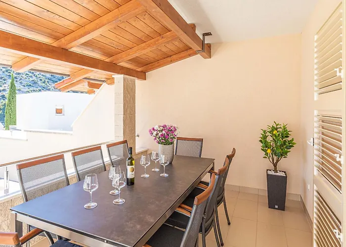 House Mirrors Tatil Evi