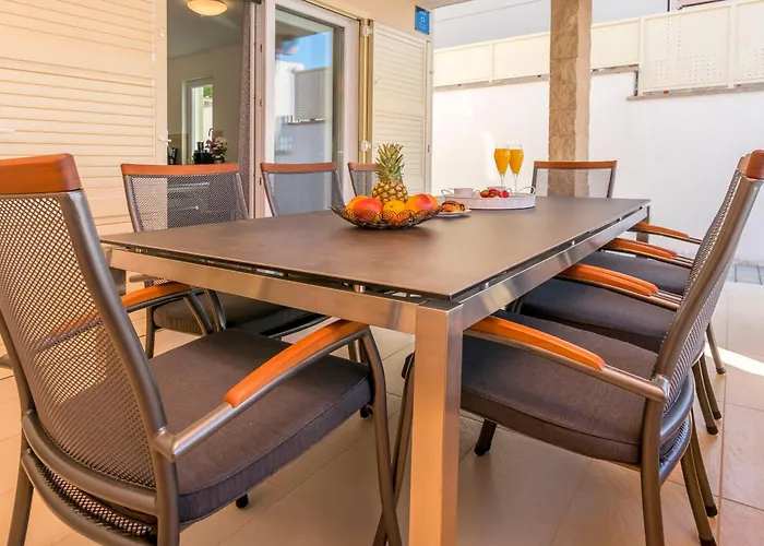 Tatil Evi House Mirrors *